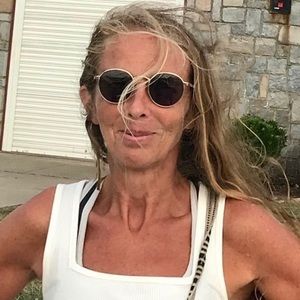 Meet your Posher, Suzanne